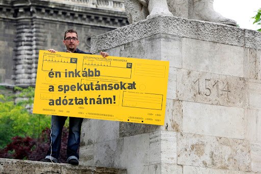 Scheiring Gábor sárgacsekk